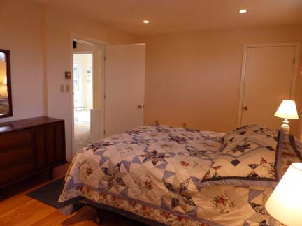 OceanSong - Master Bedroom